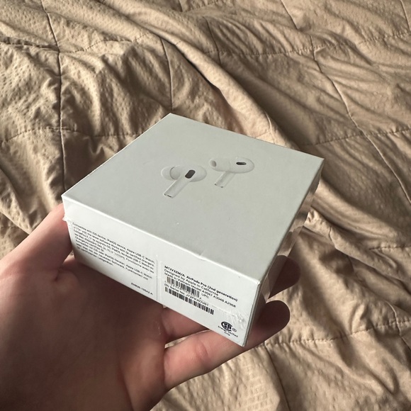 Apple AirPods Pro - White - Picture 2 of 3